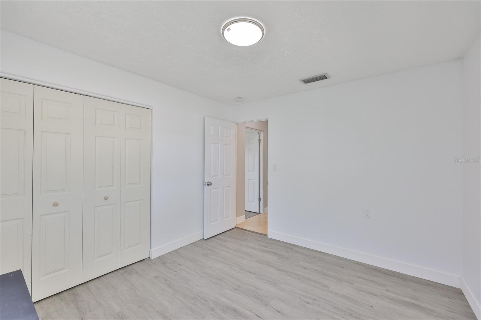 CAPRI ISLE - Residential