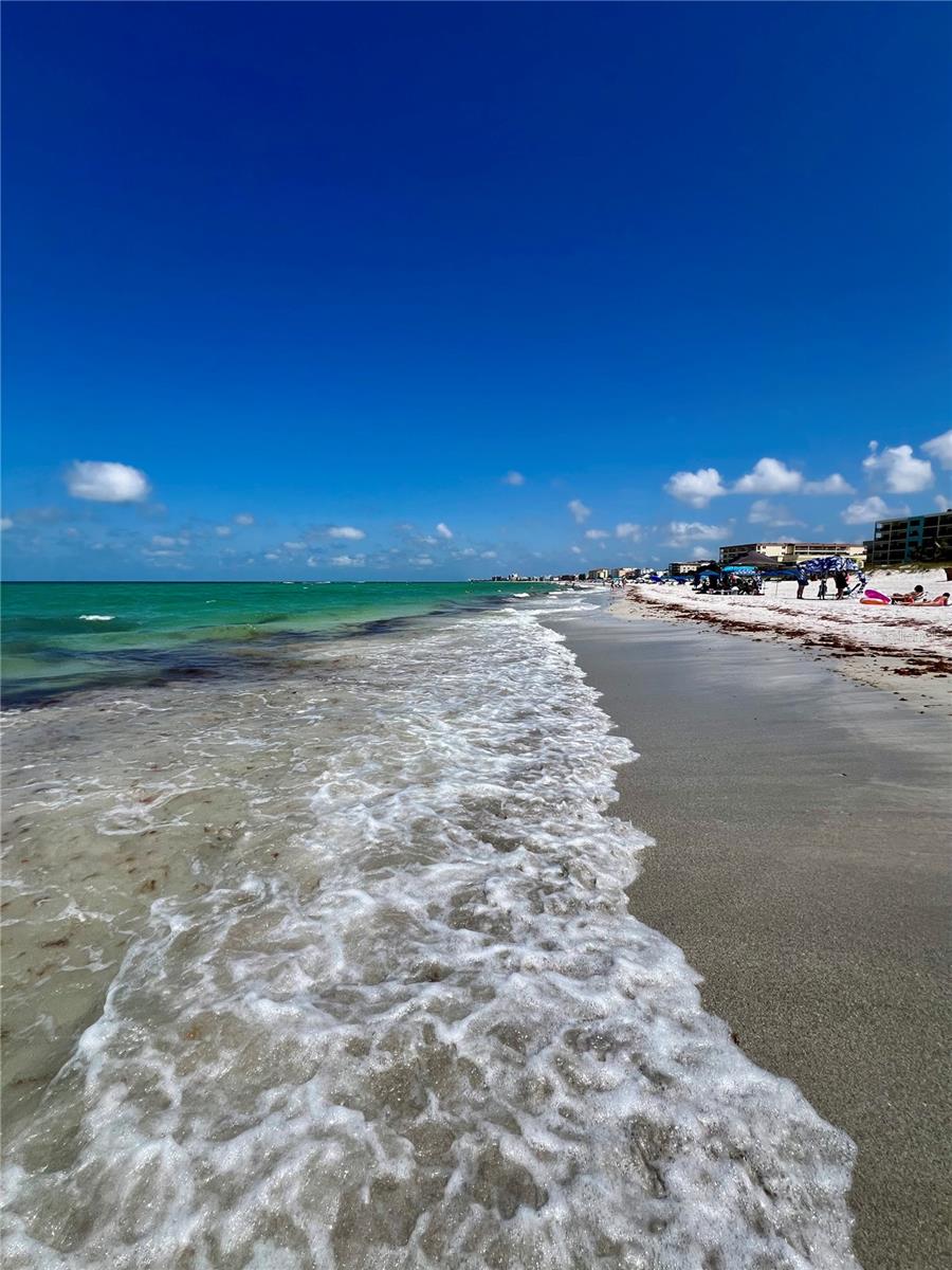 CAPRI ISLE - Residential
