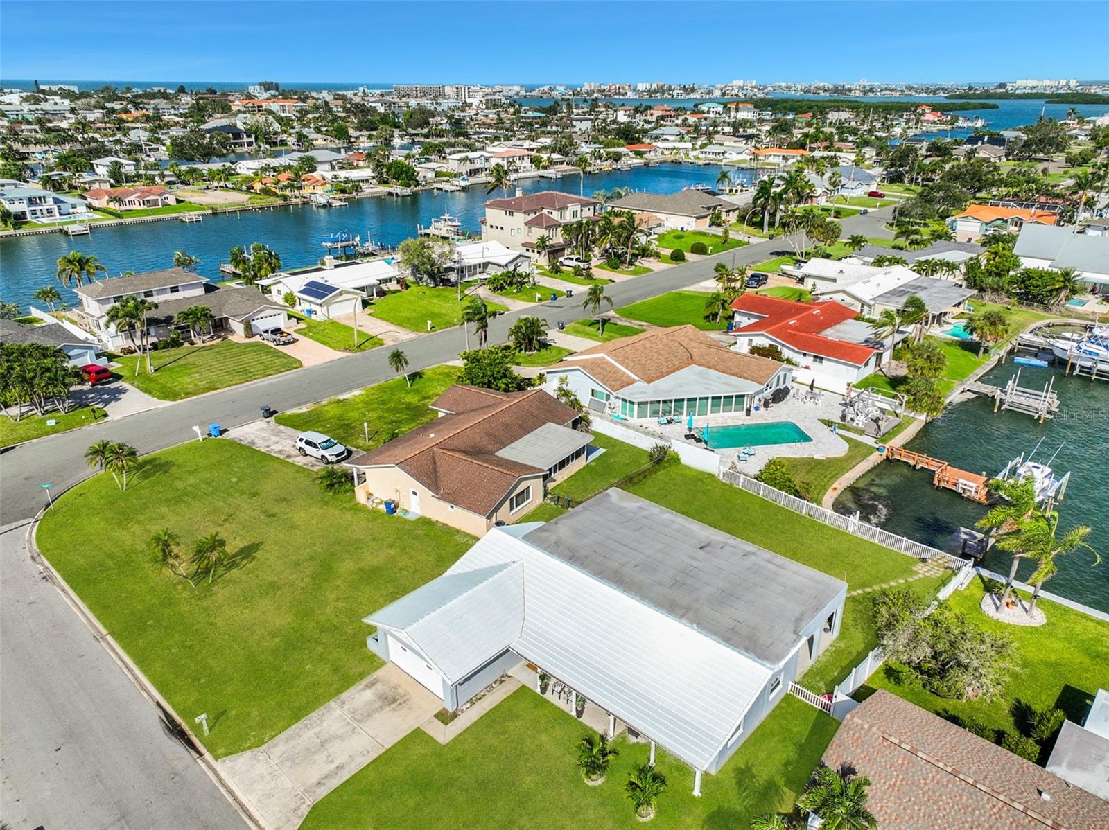CAPRI ISLE - Residential