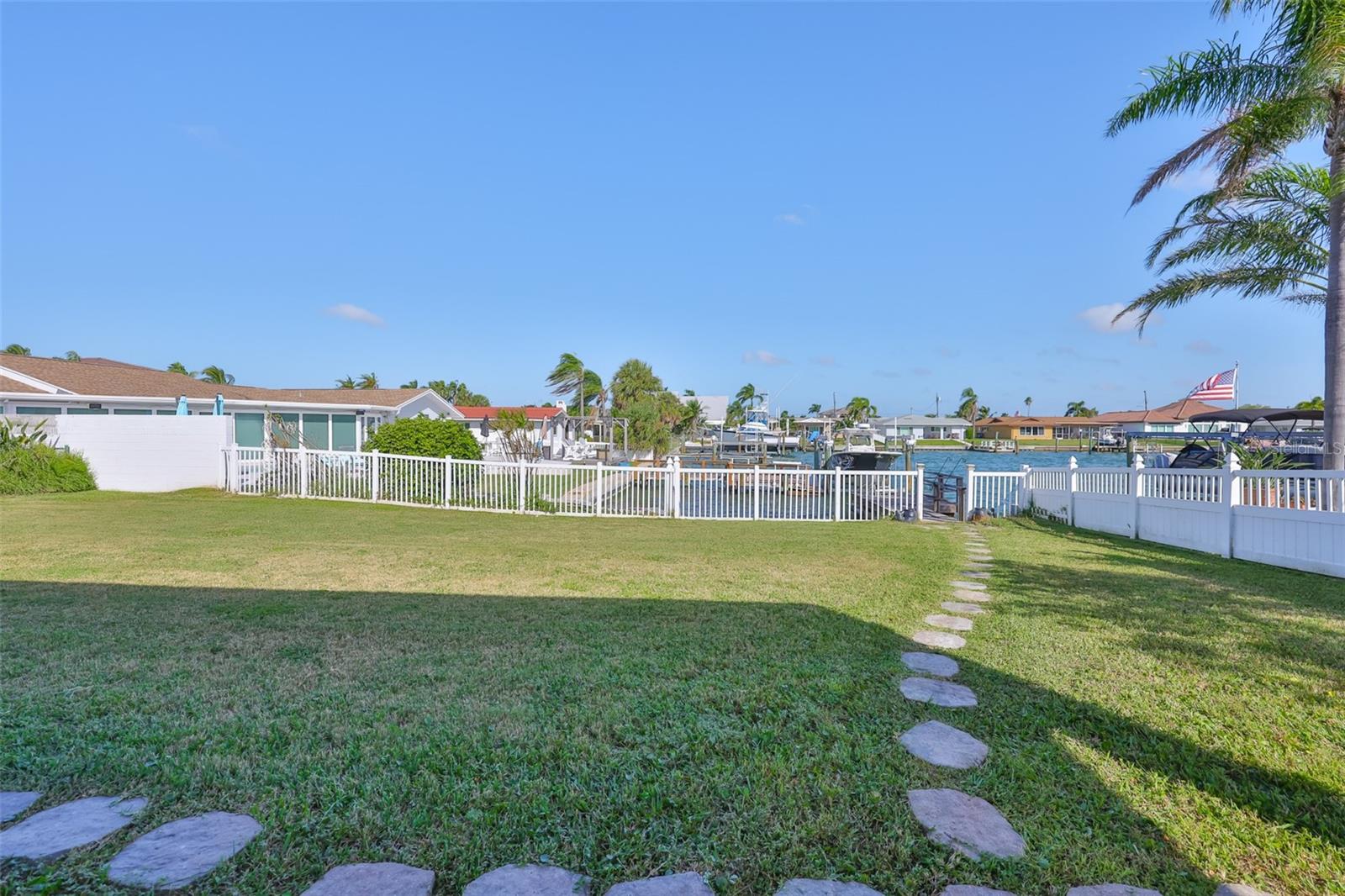 CAPRI ISLE - Residential