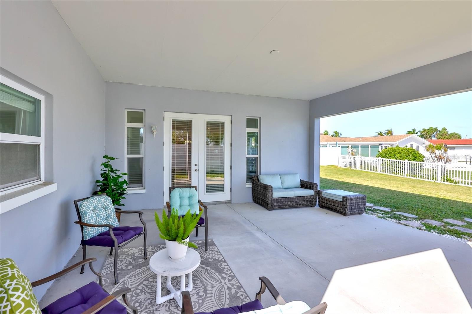 CAPRI ISLE - Residential