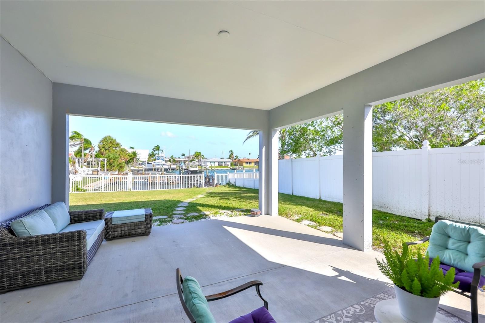 CAPRI ISLE - Residential