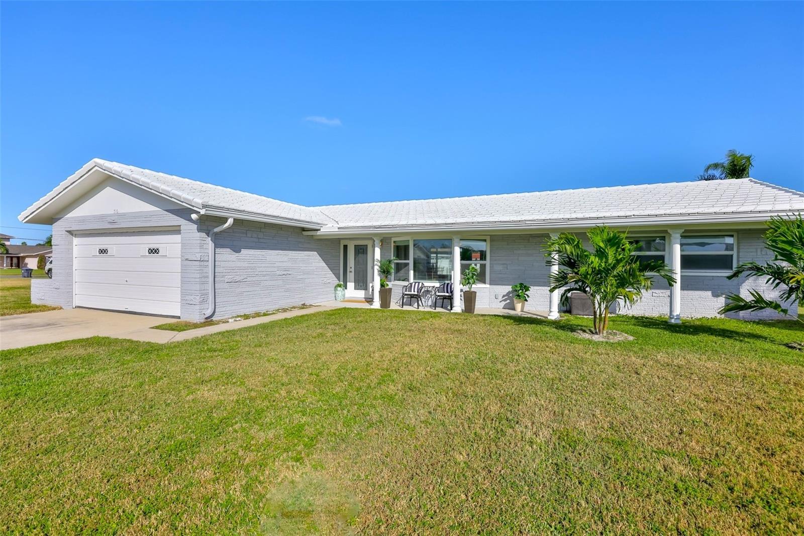 CAPRI ISLE - Residential