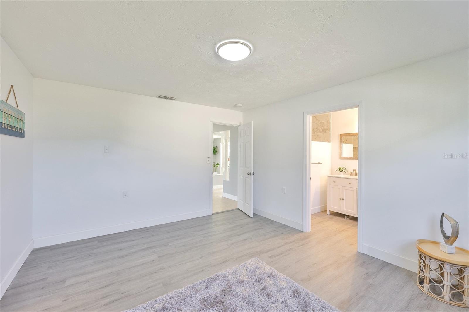 CAPRI ISLE - Residential
