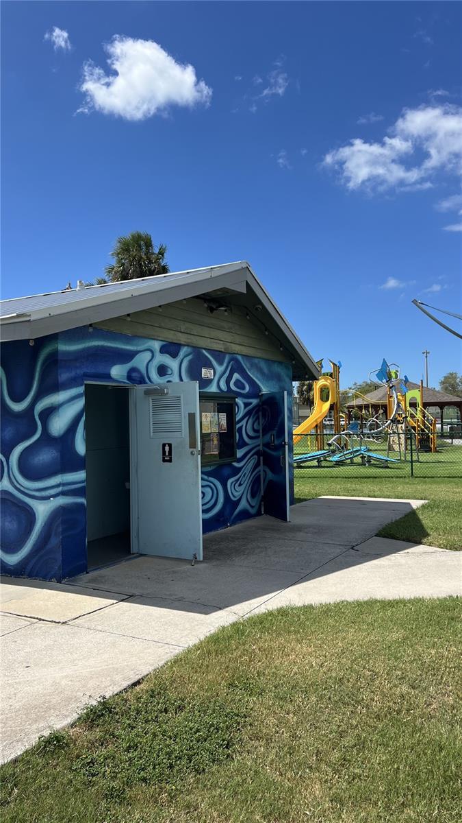 CAPRI ISLE - Residential