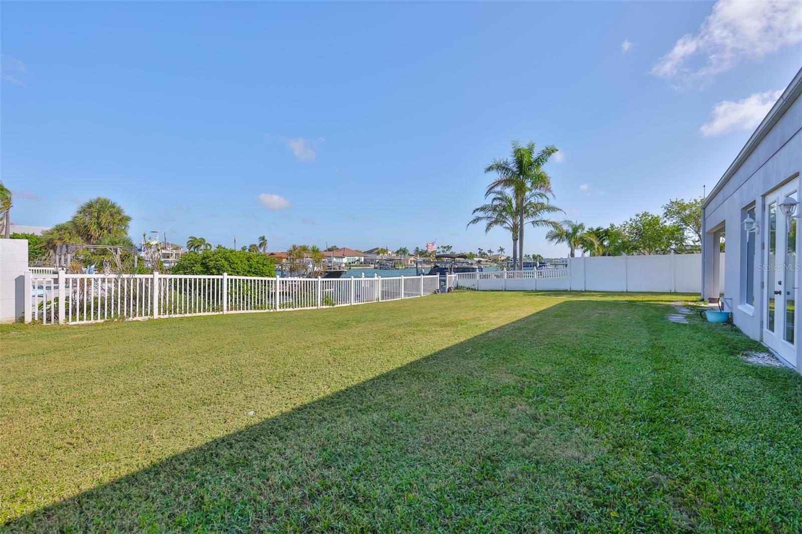 CAPRI ISLE - Residential