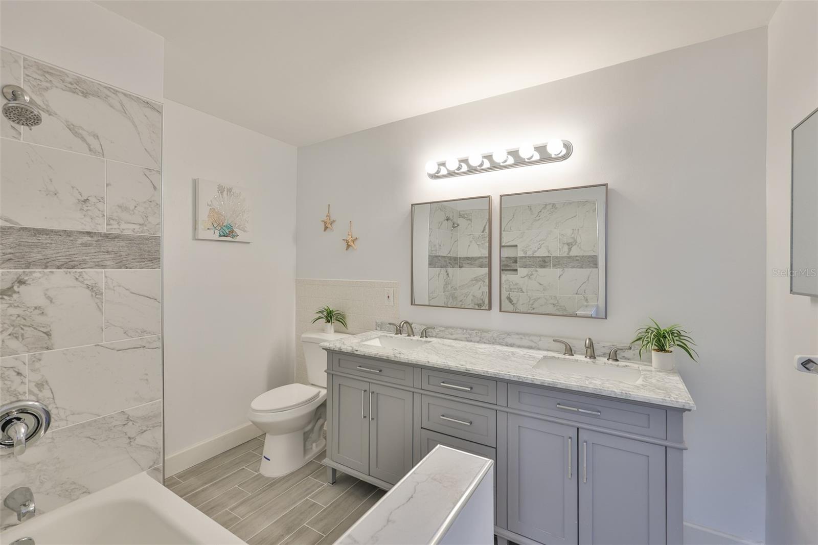 CAPRI ISLE - Residential
