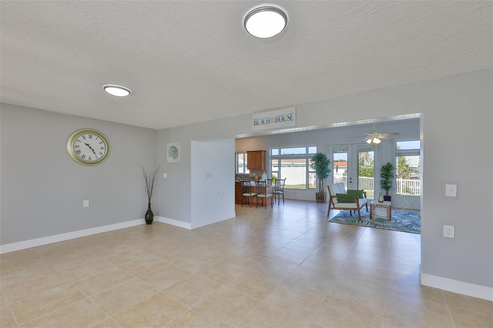 CAPRI ISLE - Residential