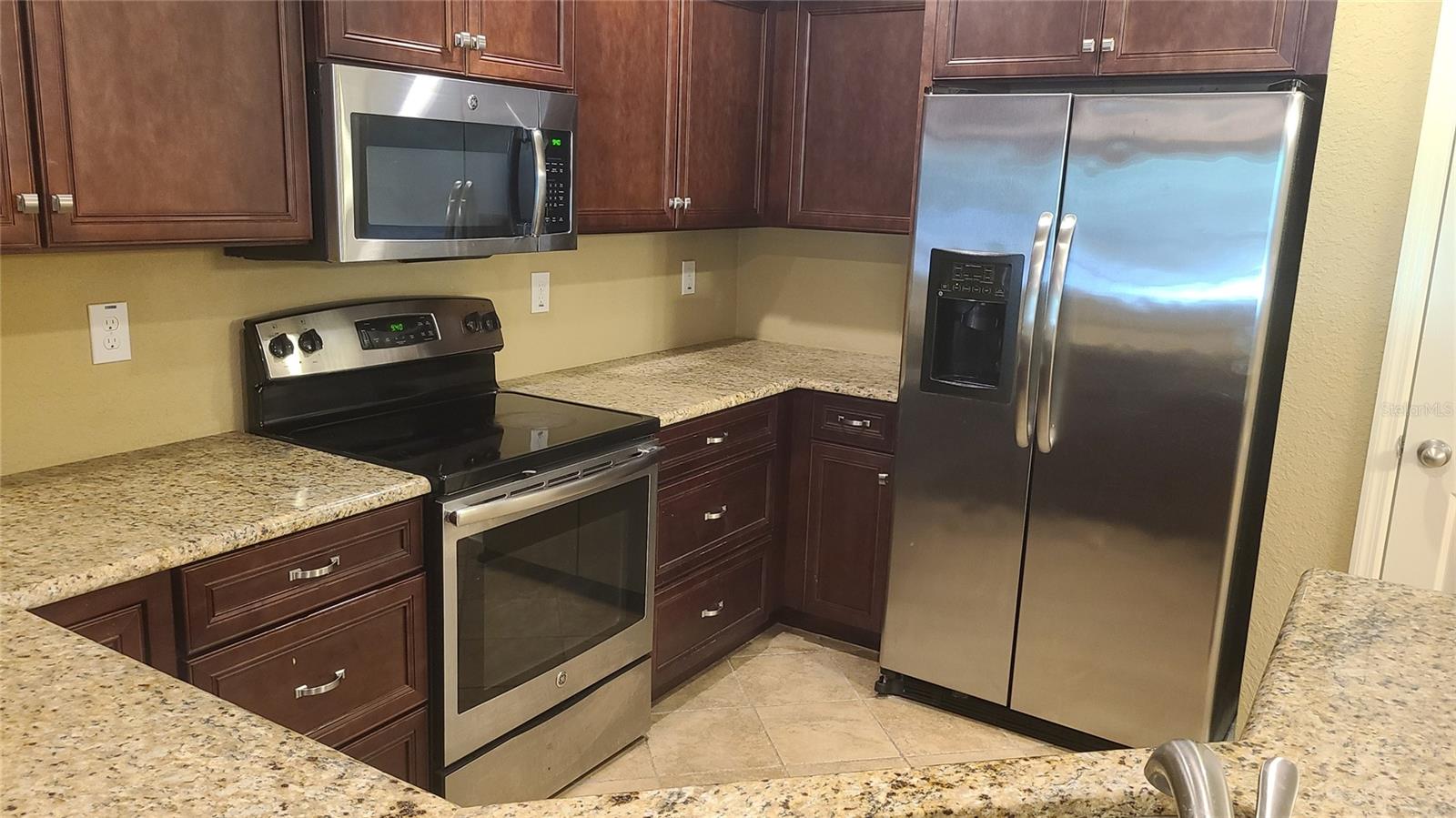 WEDGEWOOD TWNHMS - Residential Lease