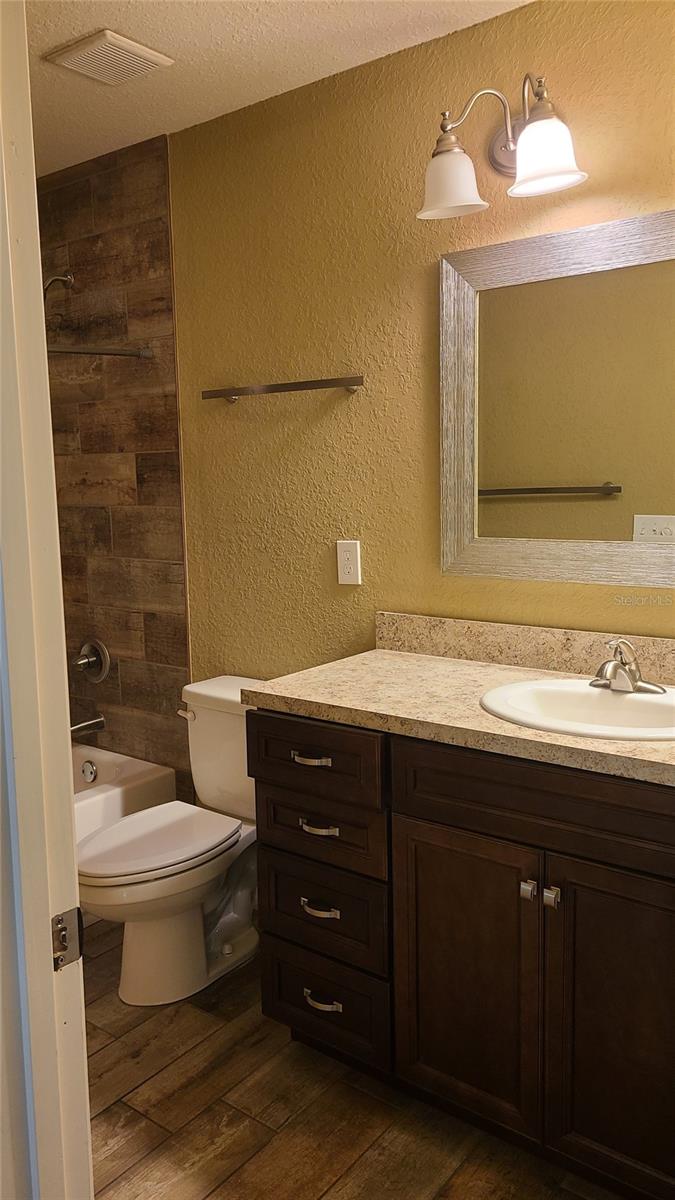 WEDGEWOOD TWNHMS - Residential Lease