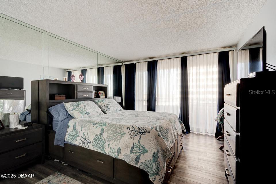 ALIKI CONDOMINIUNN - Residential