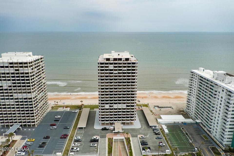 ALIKI CONDOMINIUNN - Residential