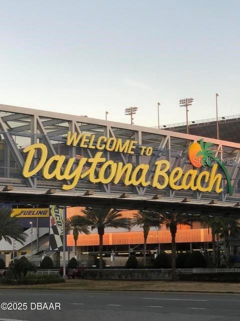 ALIKI CONDOMINIUNN - Residential