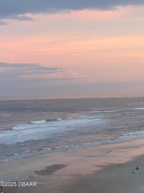 ALIKI CONDOMINIUNN - Residential