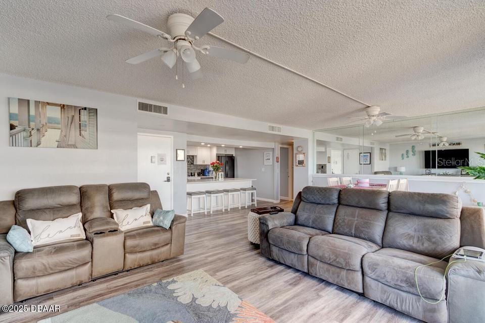 ALIKI CONDOMINIUNN - Residential