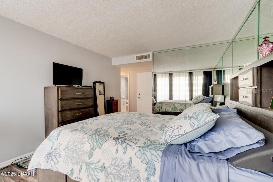 ALIKI CONDOMINIUNN - Residential