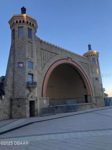 ALIKI CONDOMINIUNN - Residential