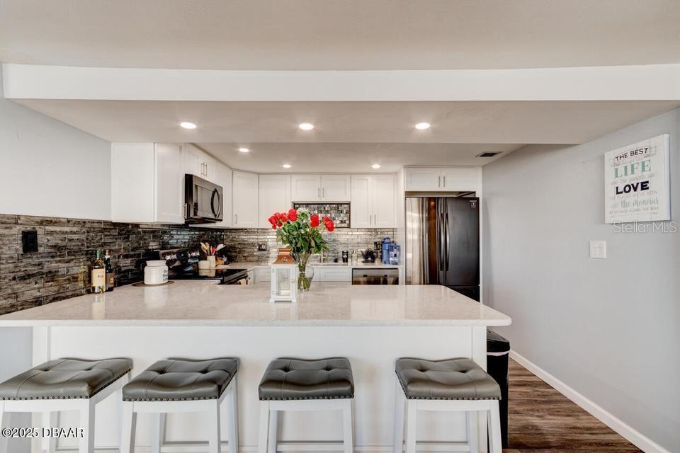 ALIKI CONDOMINIUNN - Residential