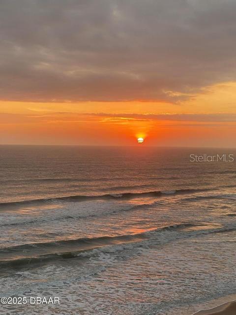 ALIKI CONDOMINIUNN - Residential