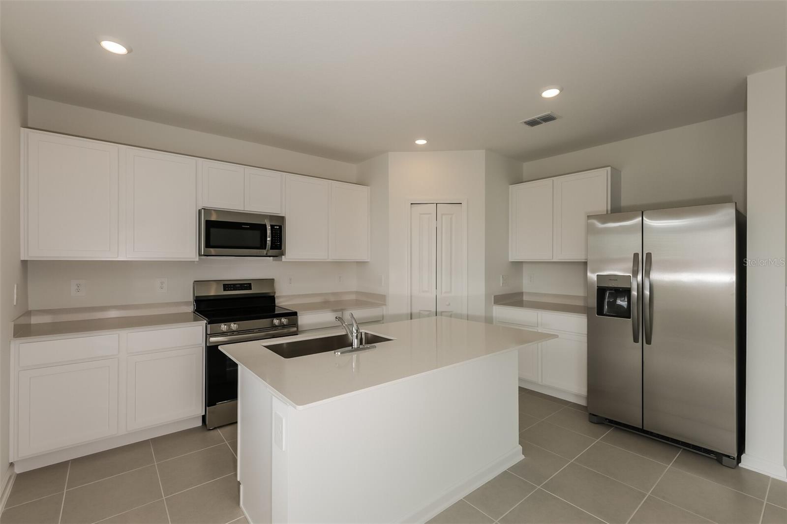 HUNT CLUB/LK WALES PH 1 - Residential Lease