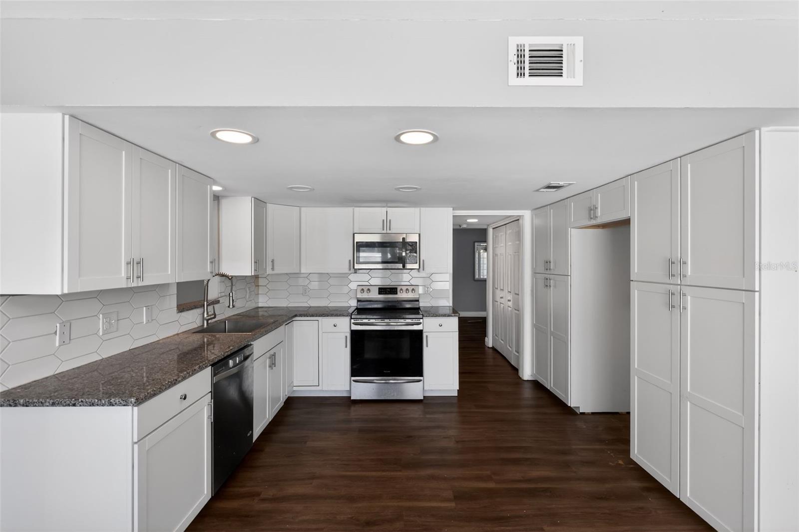 ARCHWOOD ESTATES UNREC SUB - Residential