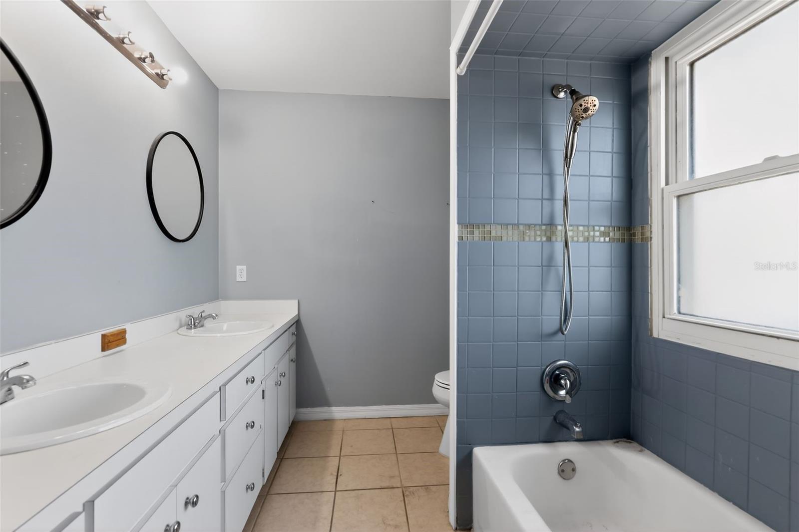 ARCHWOOD ESTATES UNREC SUB - Residential