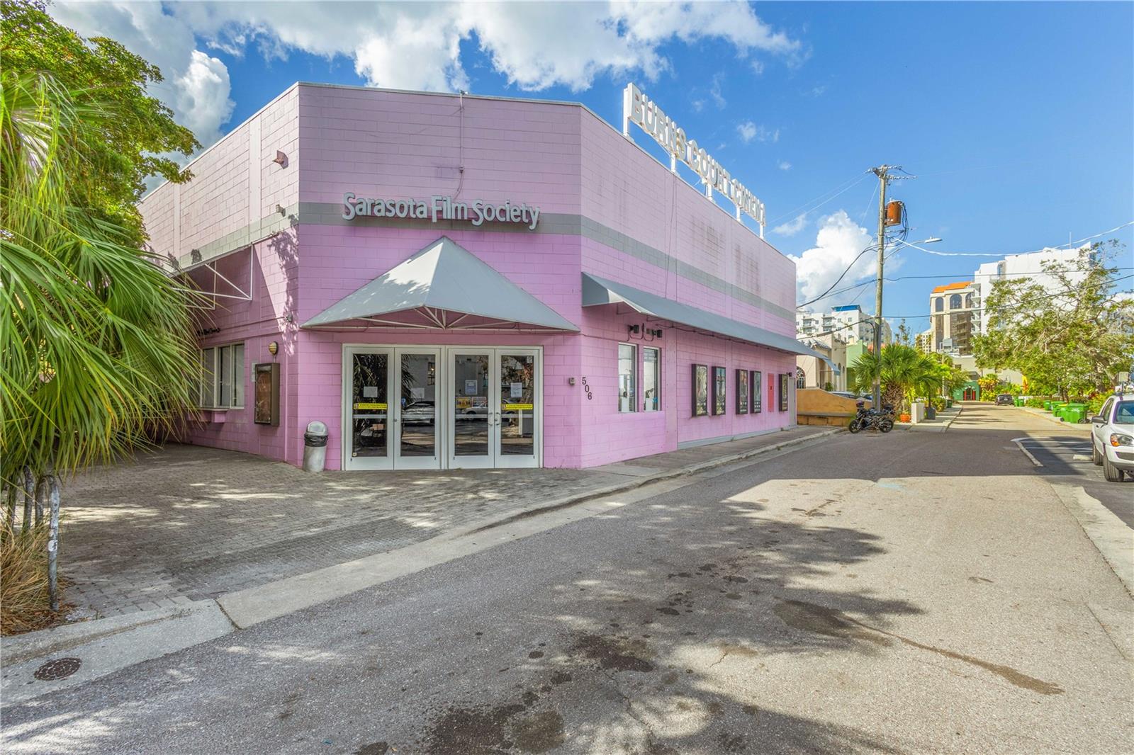 REGENCY HOUSE - Residential