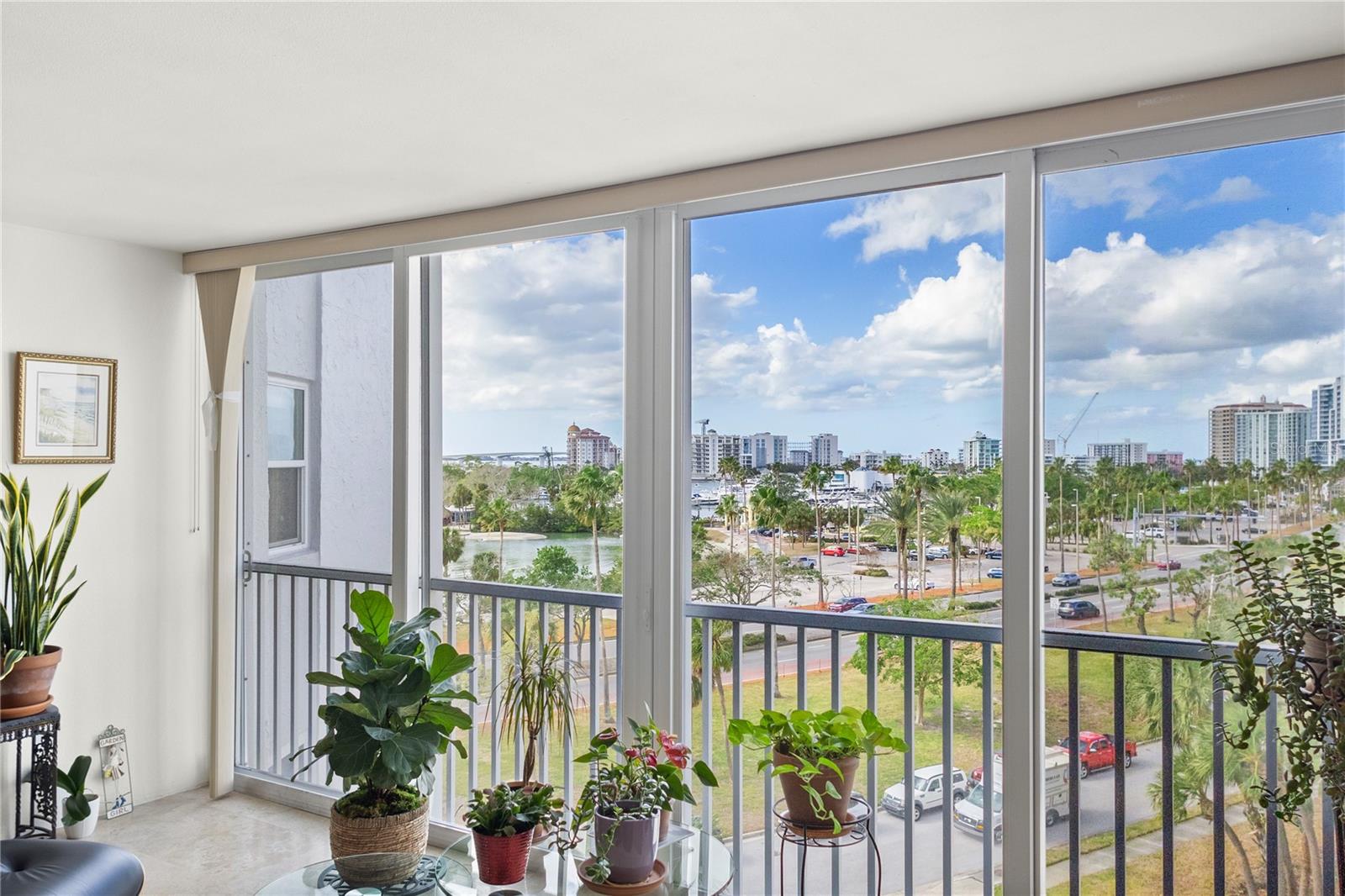 REGENCY HOUSE - Residential