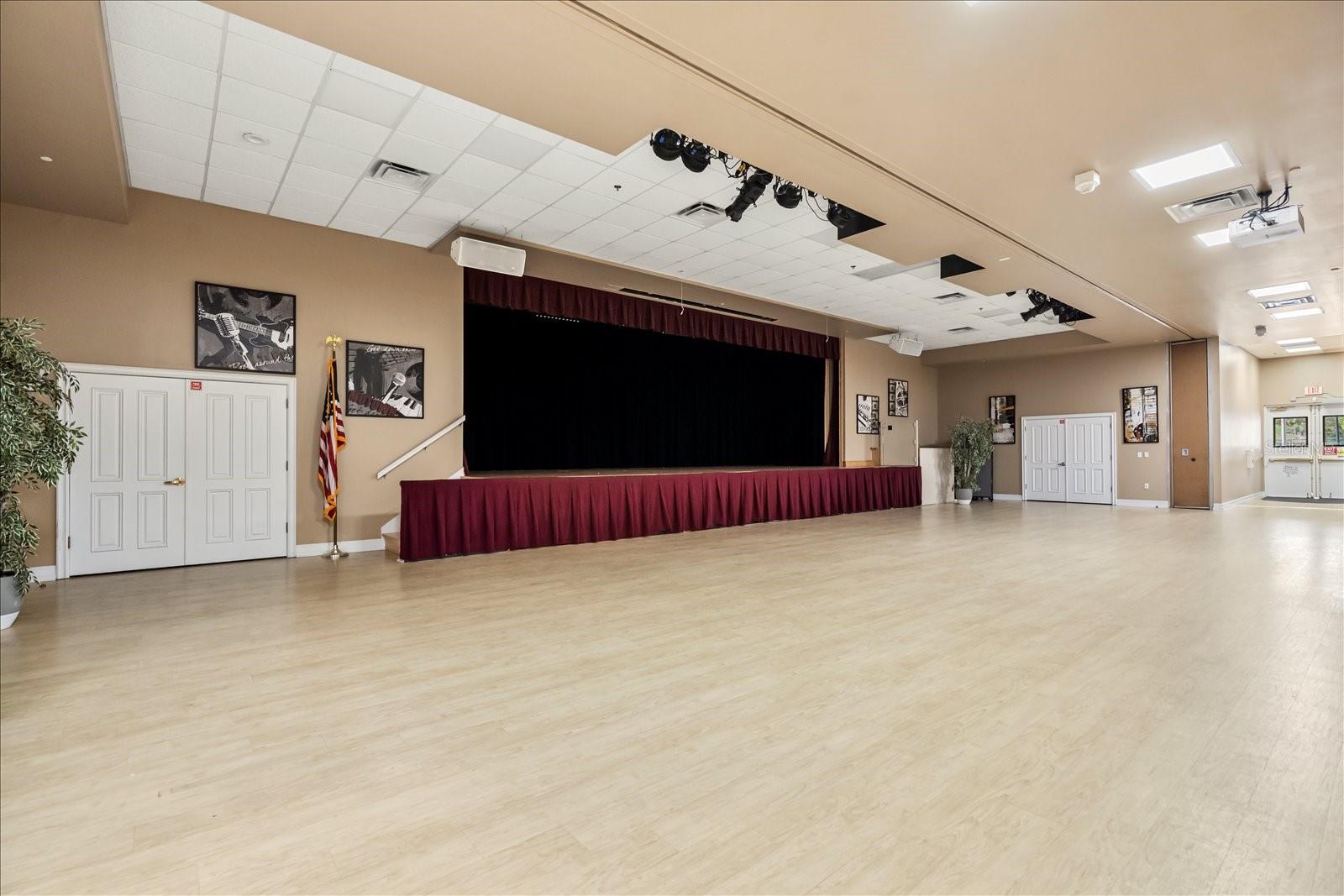 KINGS RIDGE - Residential