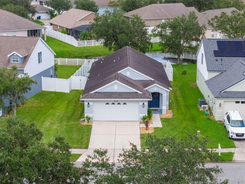 A home in ELLENTON