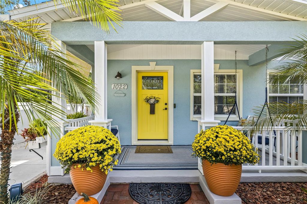 Photo of 1022 W Rambla Street, Tampa, FL 33612 (MLS # TB8441500)