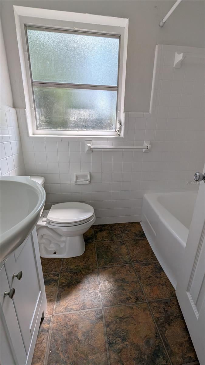 3219 NW 12TH STREET - Photo 3