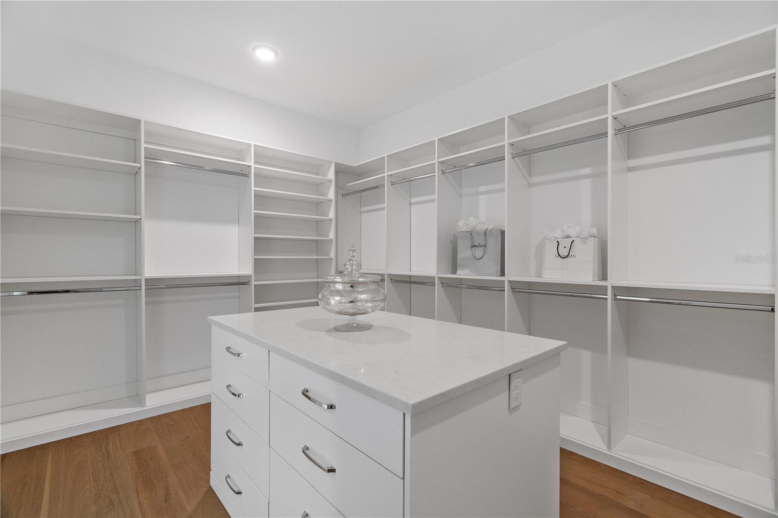 NELRAY SUB - Residential