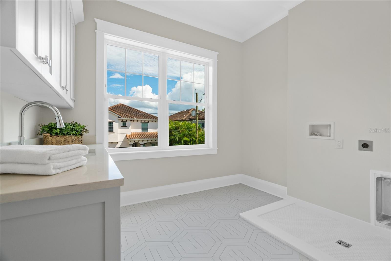 NELRAY SUB - Residential