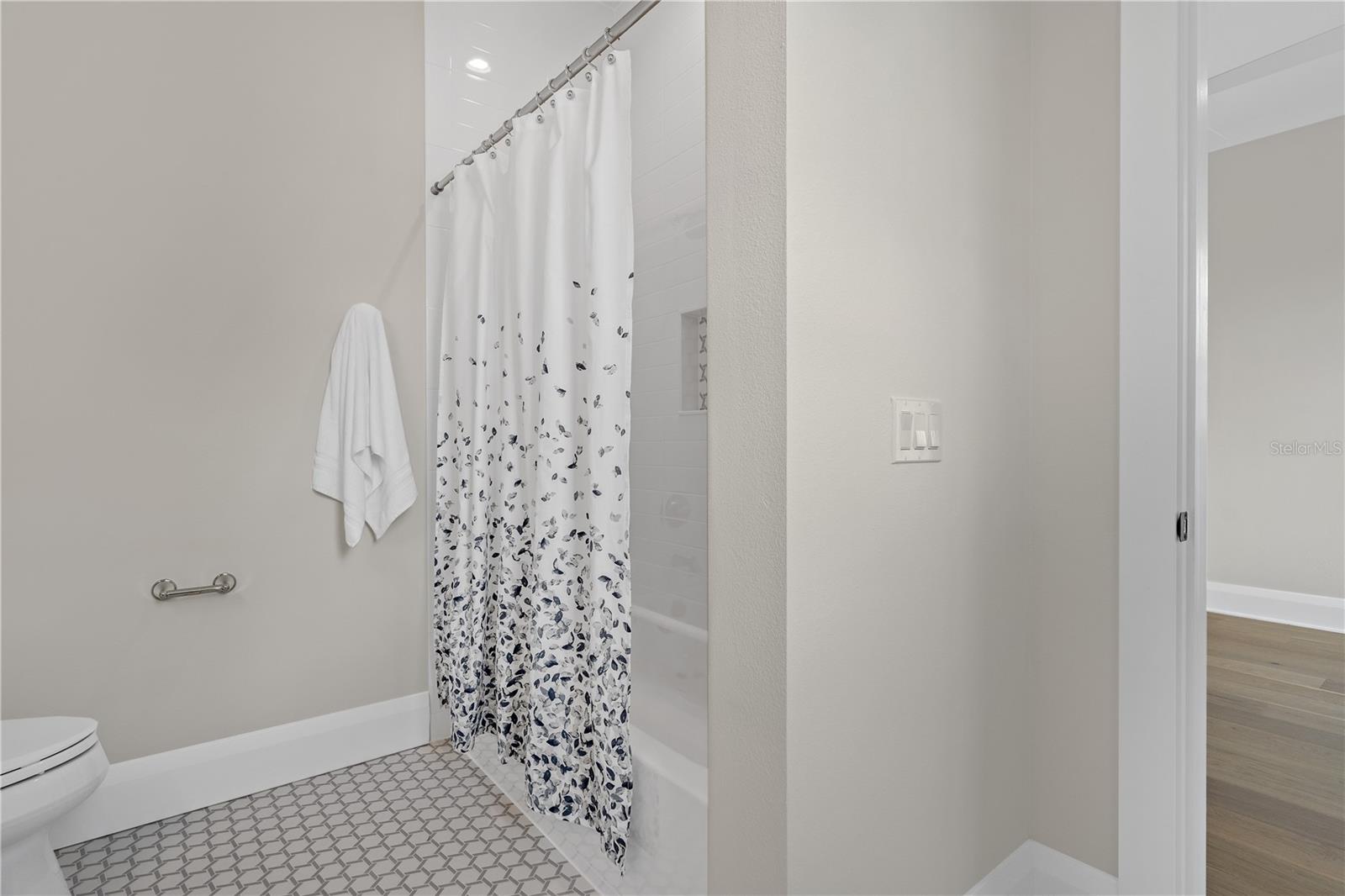 NELRAY SUB - Residential