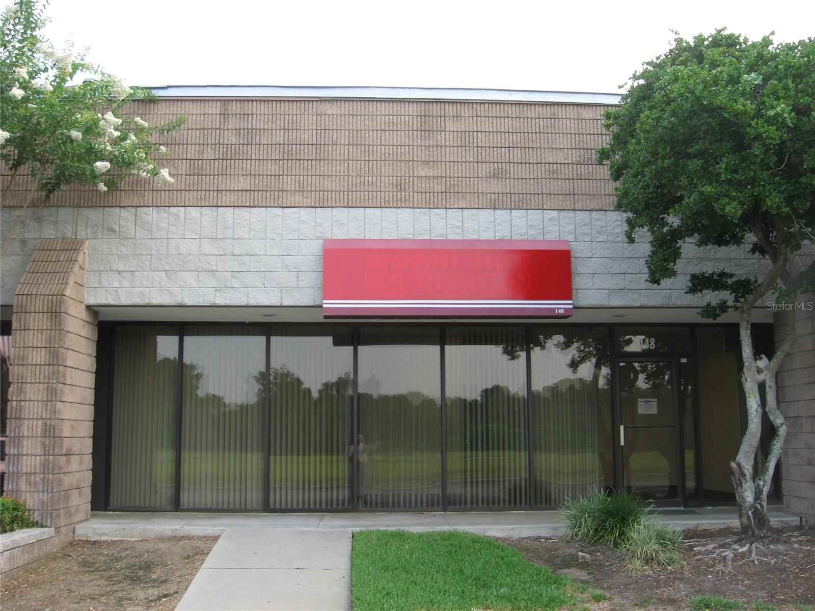 FOR LEASE: Office spaces of various sizes and centrally located near Paddock Mall, SR200 and I-75, this large office facility is a great value and convenient for both clients and employees. Several units available both office and medical. Paddock Park Business Center is ideally located -- in close proximity to the best retail, restaurant, and lodging amenities in Ocala. It is also surrounded by a prime-demographic customer base and is in an area extremely popular with medically-oriented businesses. It also has the advantage of being in Ocala's finest planned business park. The owners take great pride in Paddock Park Business Center and are confident that it will provide what you need.
Unit 148: Available 7/1/25 a current call center, largely open and with 2 regular offices, 1 large office or conference room, 3 bathrooms, a break room and a rear storage and IT room. Existing call center furniture may be available or the landlord will remove. 3164sf. Unit 148 is 3,164sf x ($12 Base Rent + $5.88/sf NNN Rent) = $4,714.36/mo.