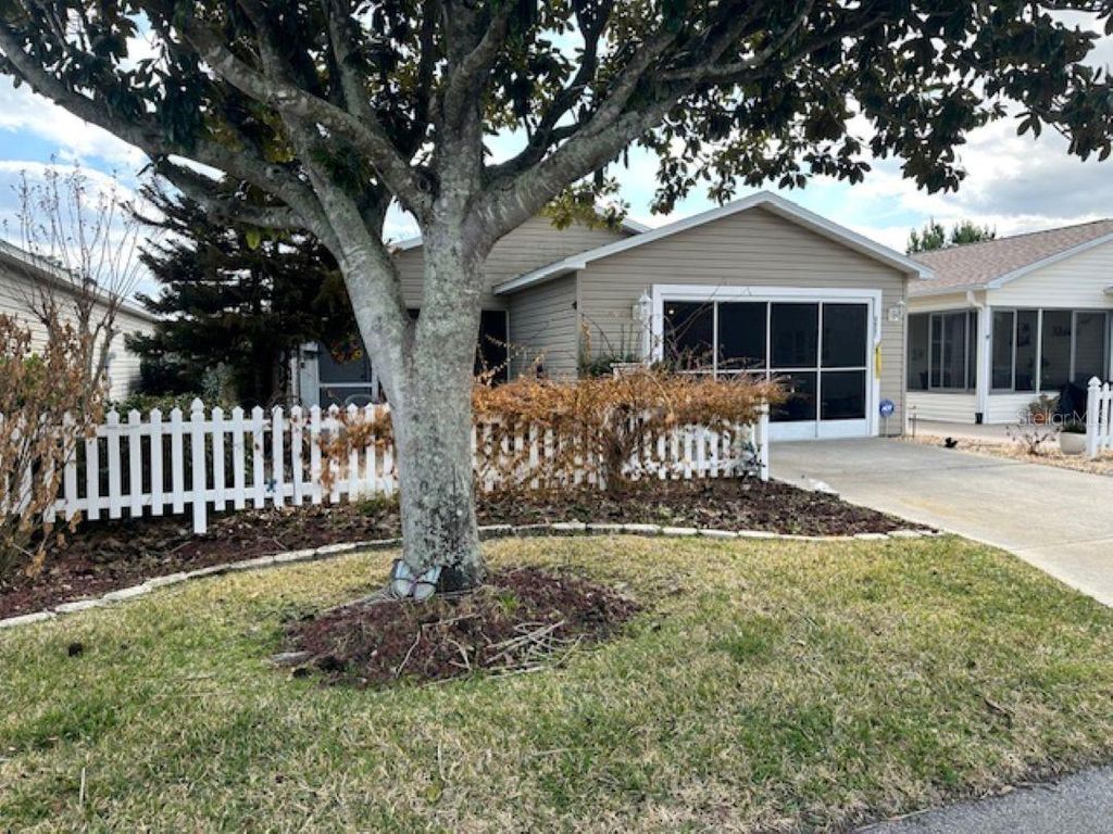 Photo of 2726 Moncayo Avenue, The Villages, FL 32162 (MLS # O6384183)