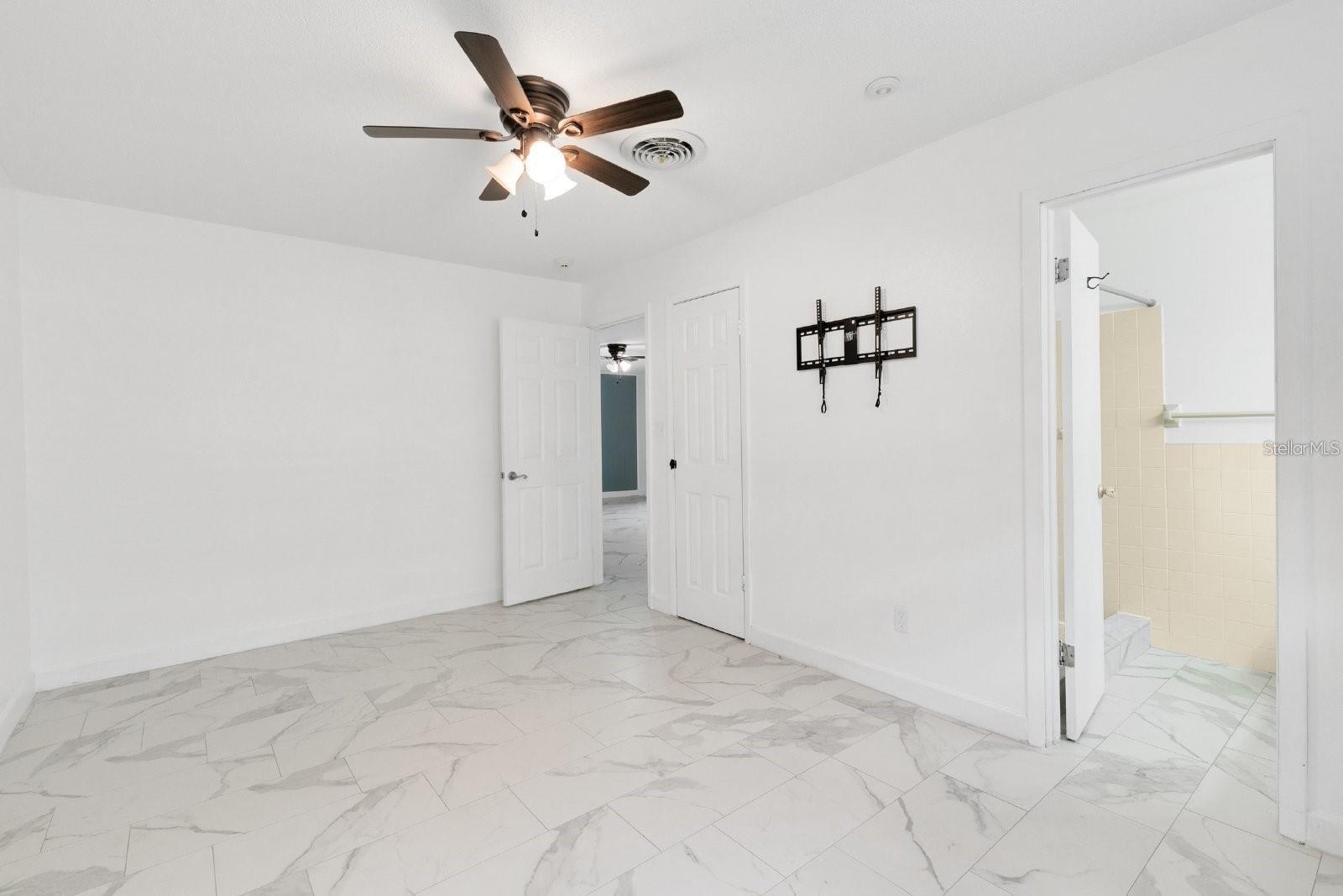 PARK MANOR ESTATES - Residential Lease