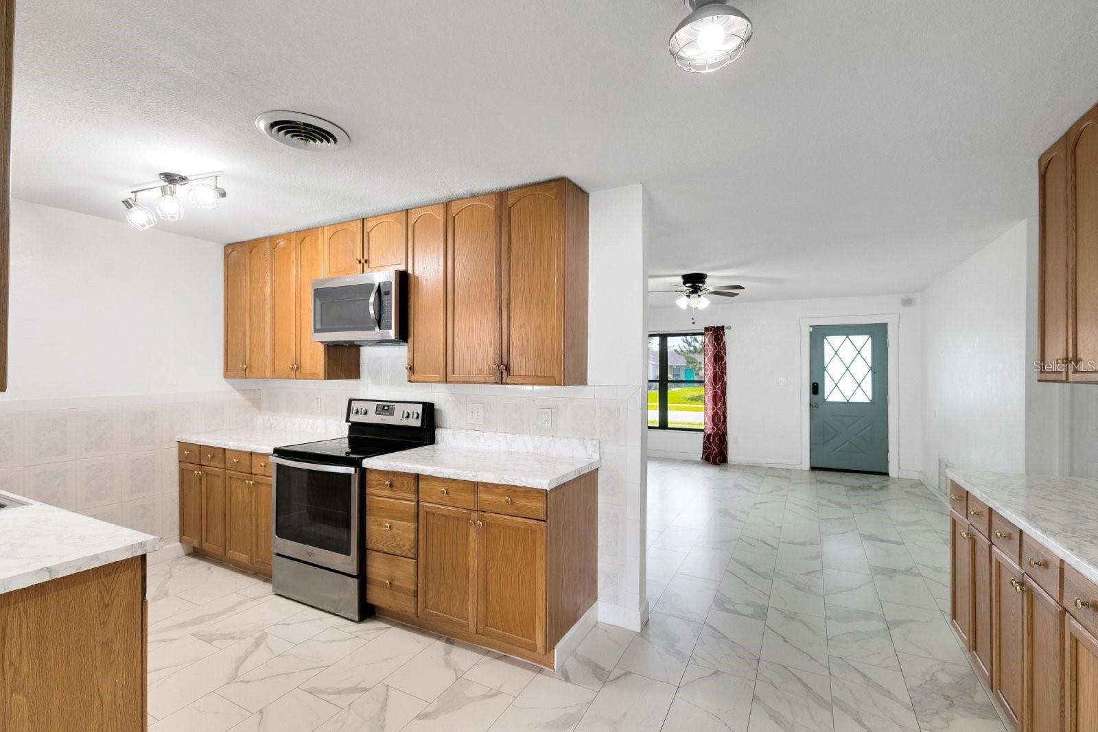 PARK MANOR ESTATES - Residential Lease