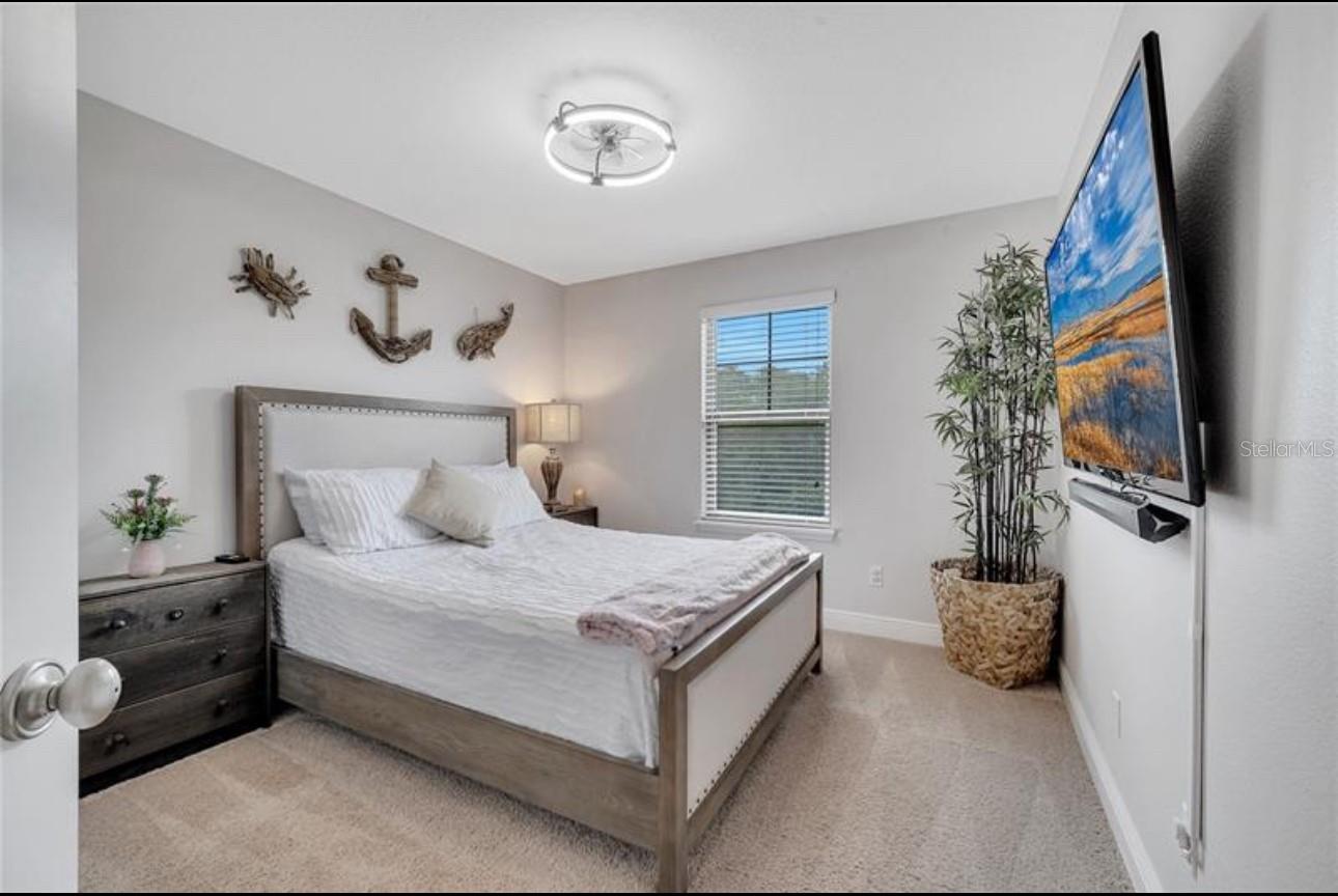 RAVINIA/EAST PARK - Residential Lease