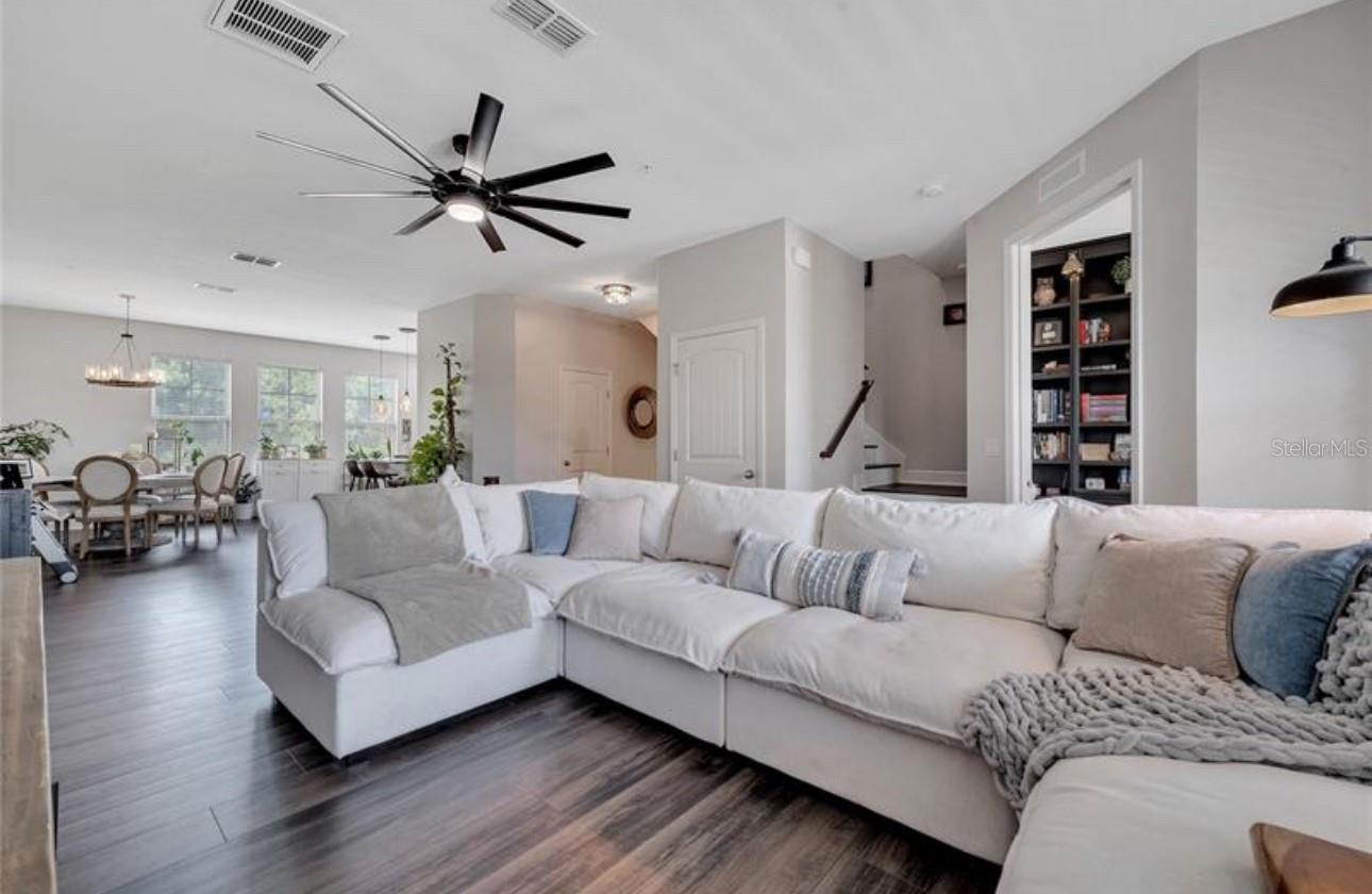 RAVINIA/EAST PARK - Residential Lease