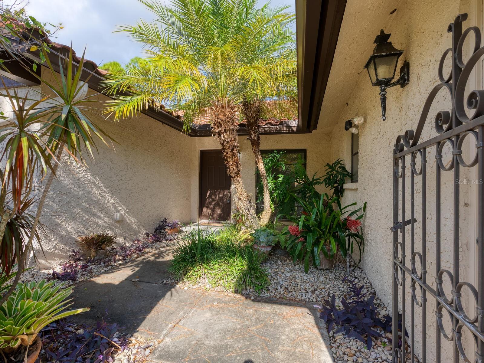 GOLF POINTE AT PALM-AIRE CC SEC 1 PH C - Residential