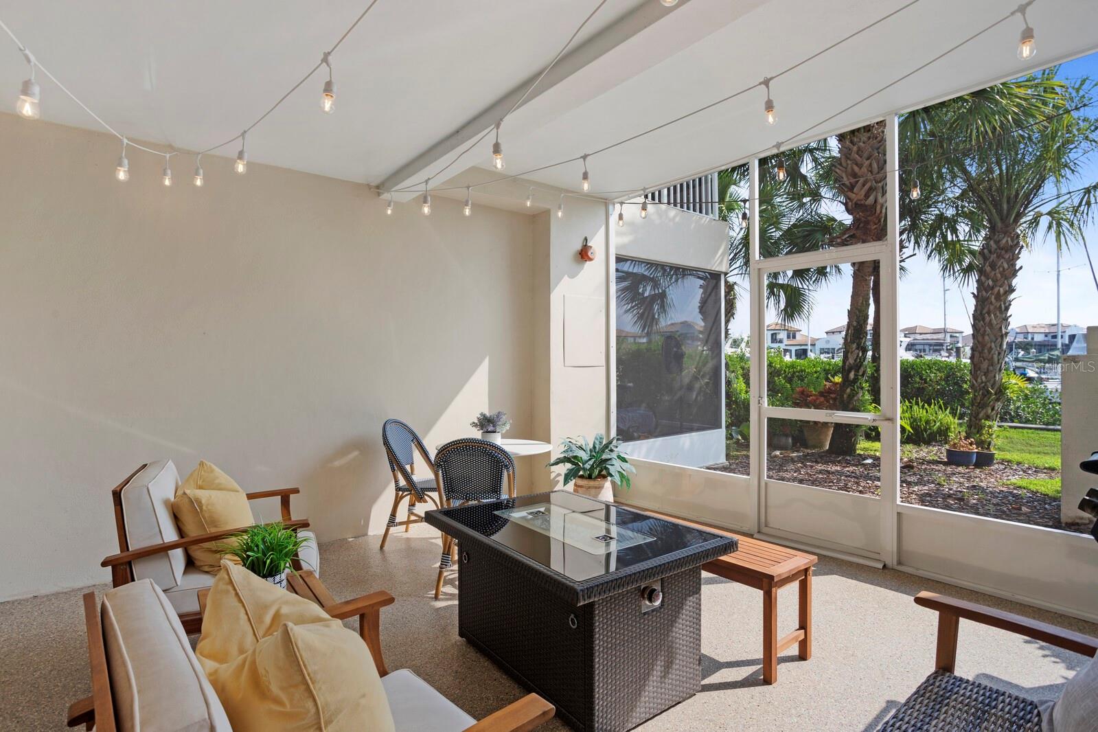 BAHIA BEACH TWNHMS PH 1A - Residential