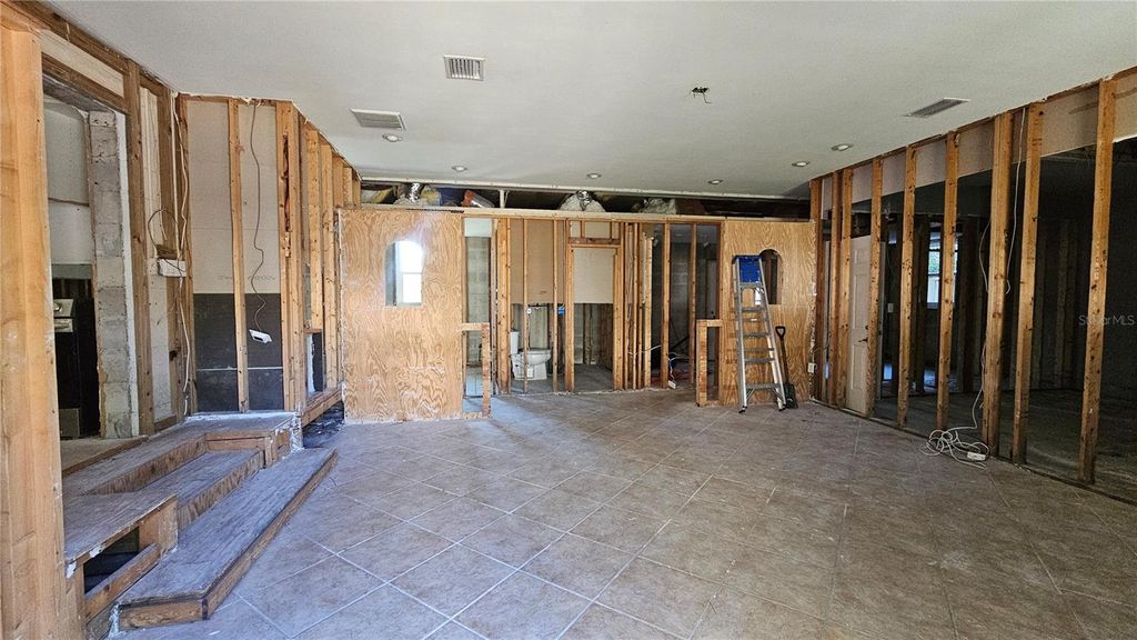 Photo of 208 48th Avenue N, St Petersburg, FL 33703 (MLS # TB8499062)