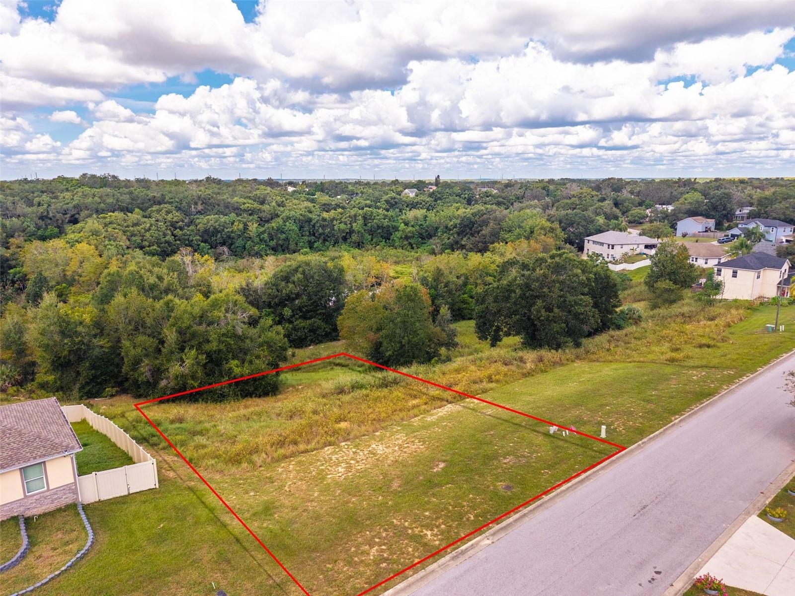 EUSTIS LAKE DOT ESTATES SUB - Land