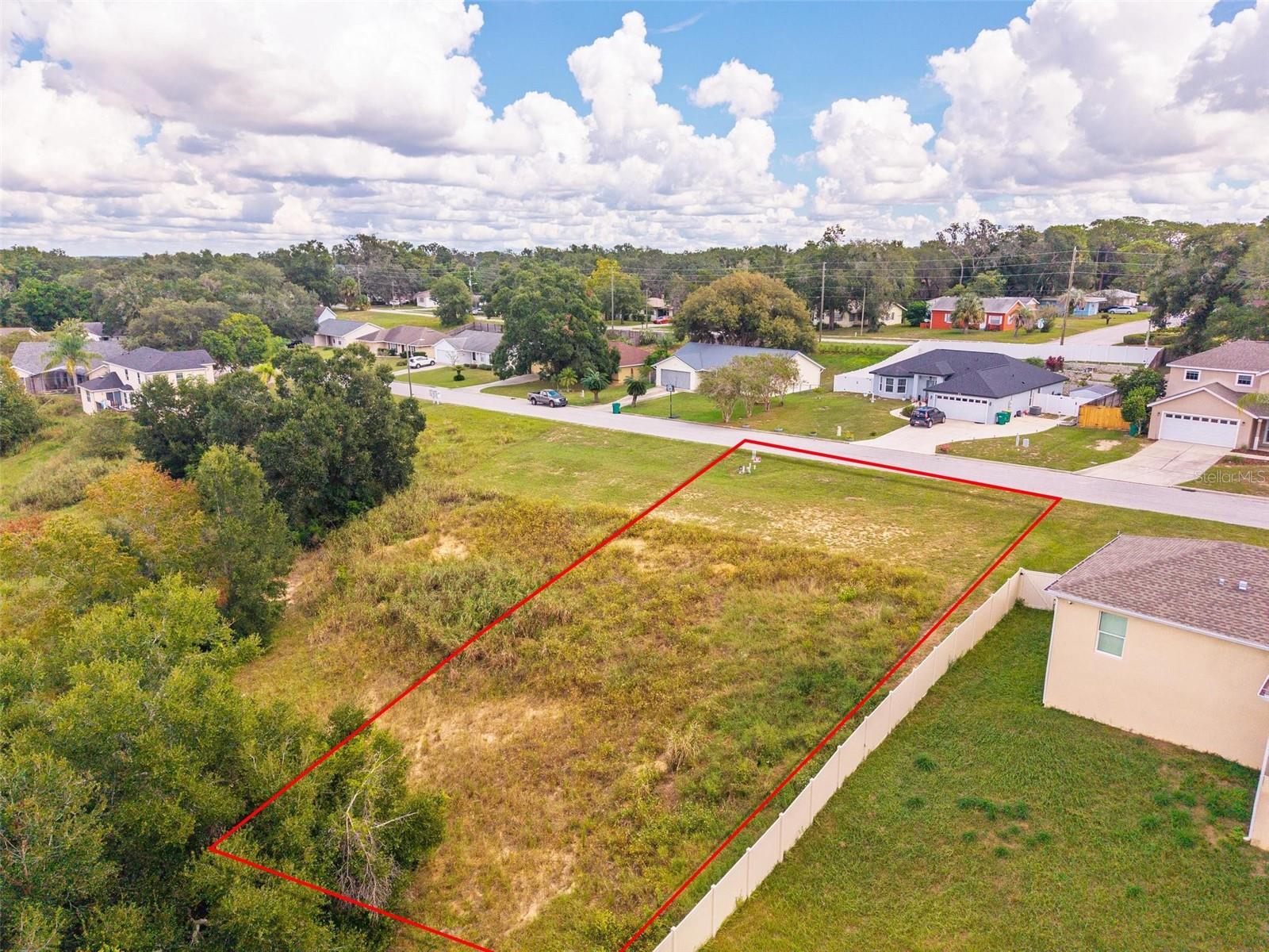 EUSTIS LAKE DOT ESTATES SUB - Land