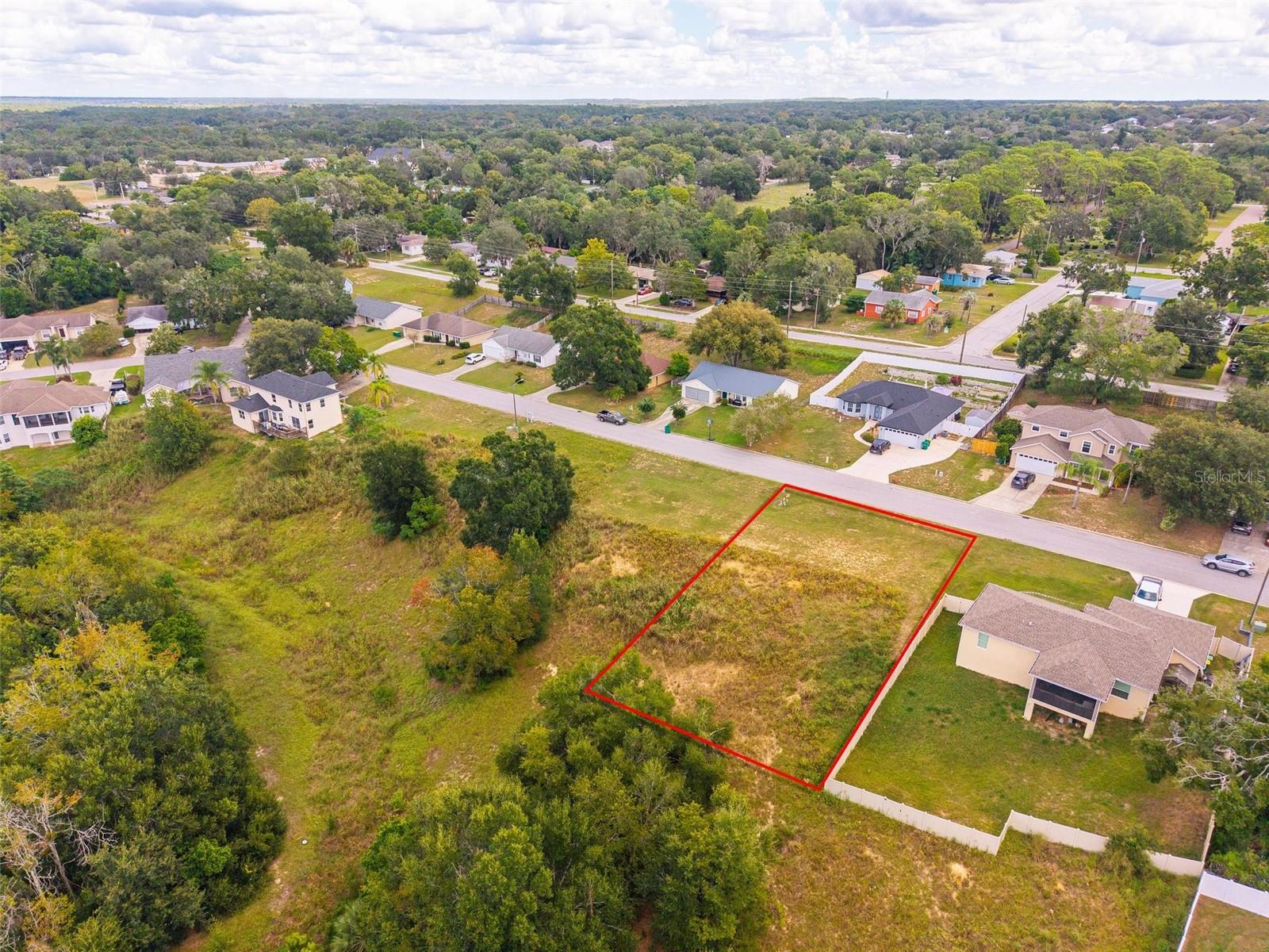 EUSTIS LAKE DOT ESTATES SUB - Land