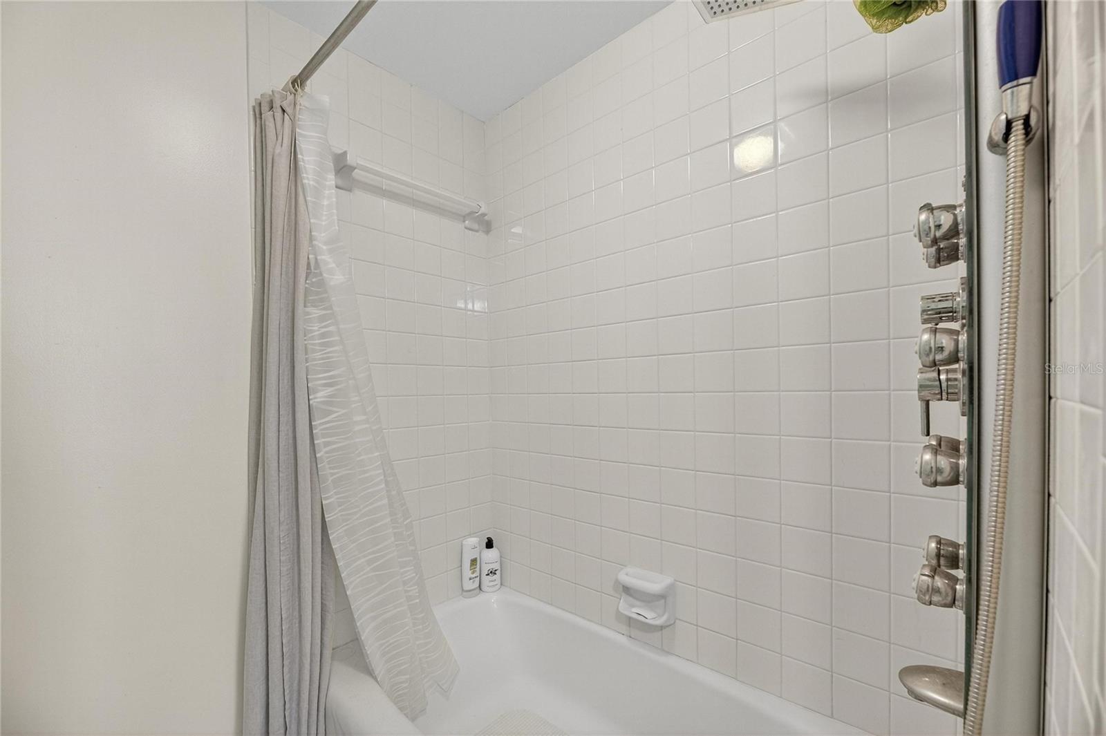 BRIDGETON NORTH CONDO - Residential Lease