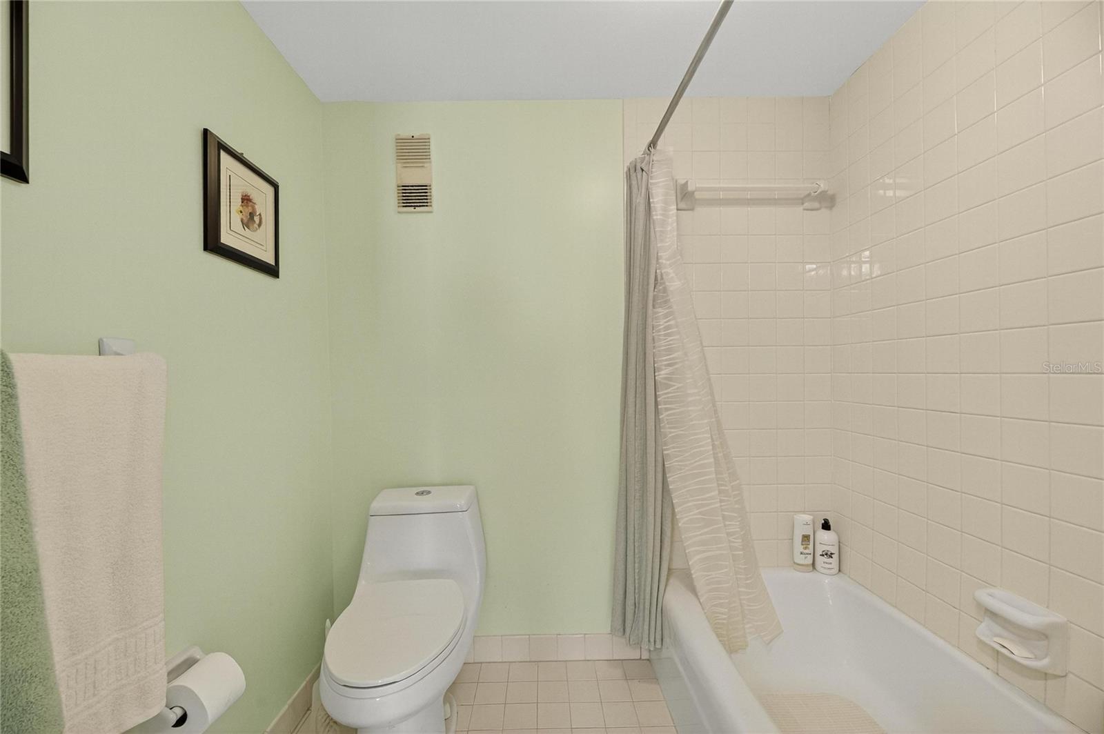 BRIDGETON NORTH CONDO - Residential Lease