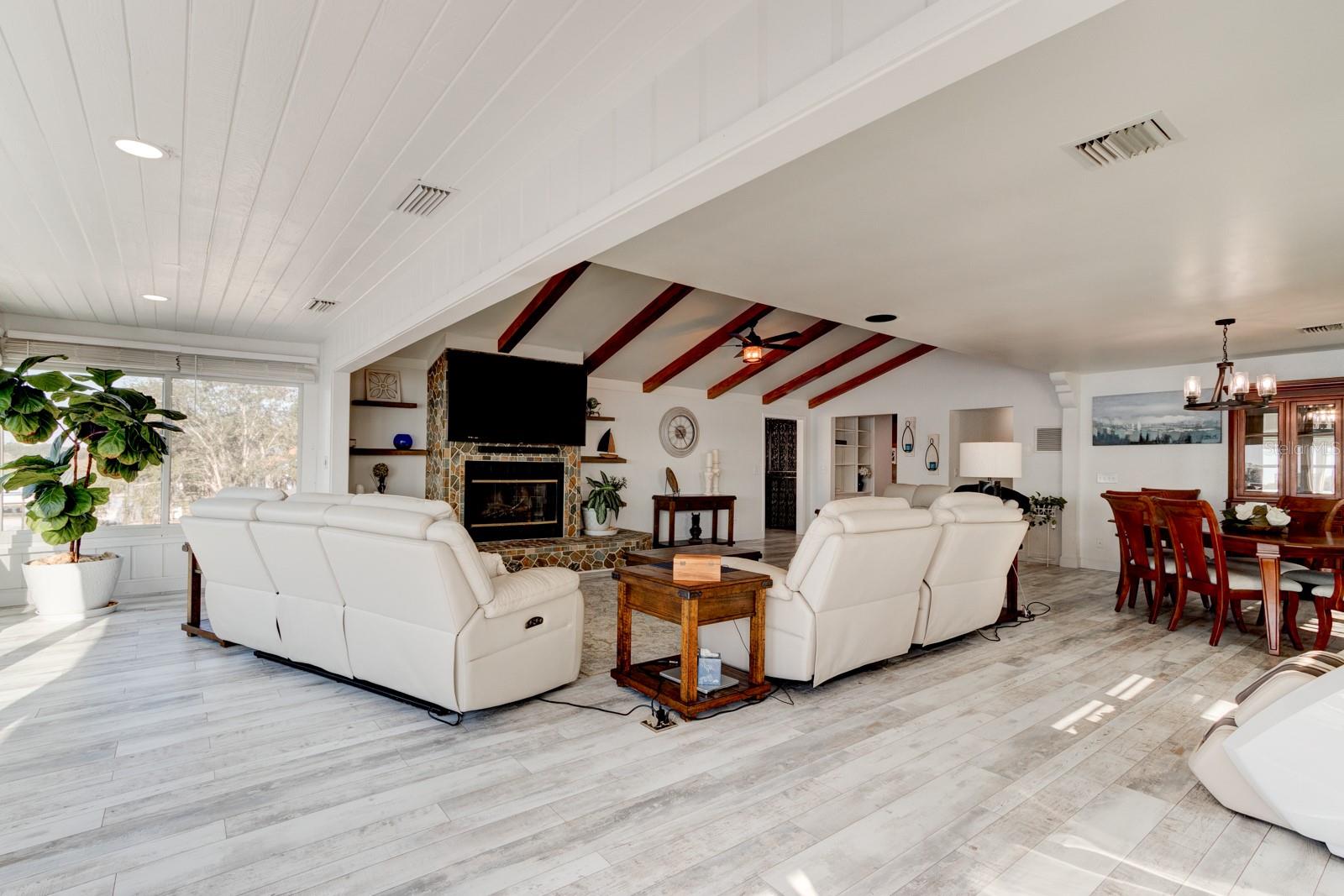 HOUGH PAXTON & WILSON LT 01 - Residential